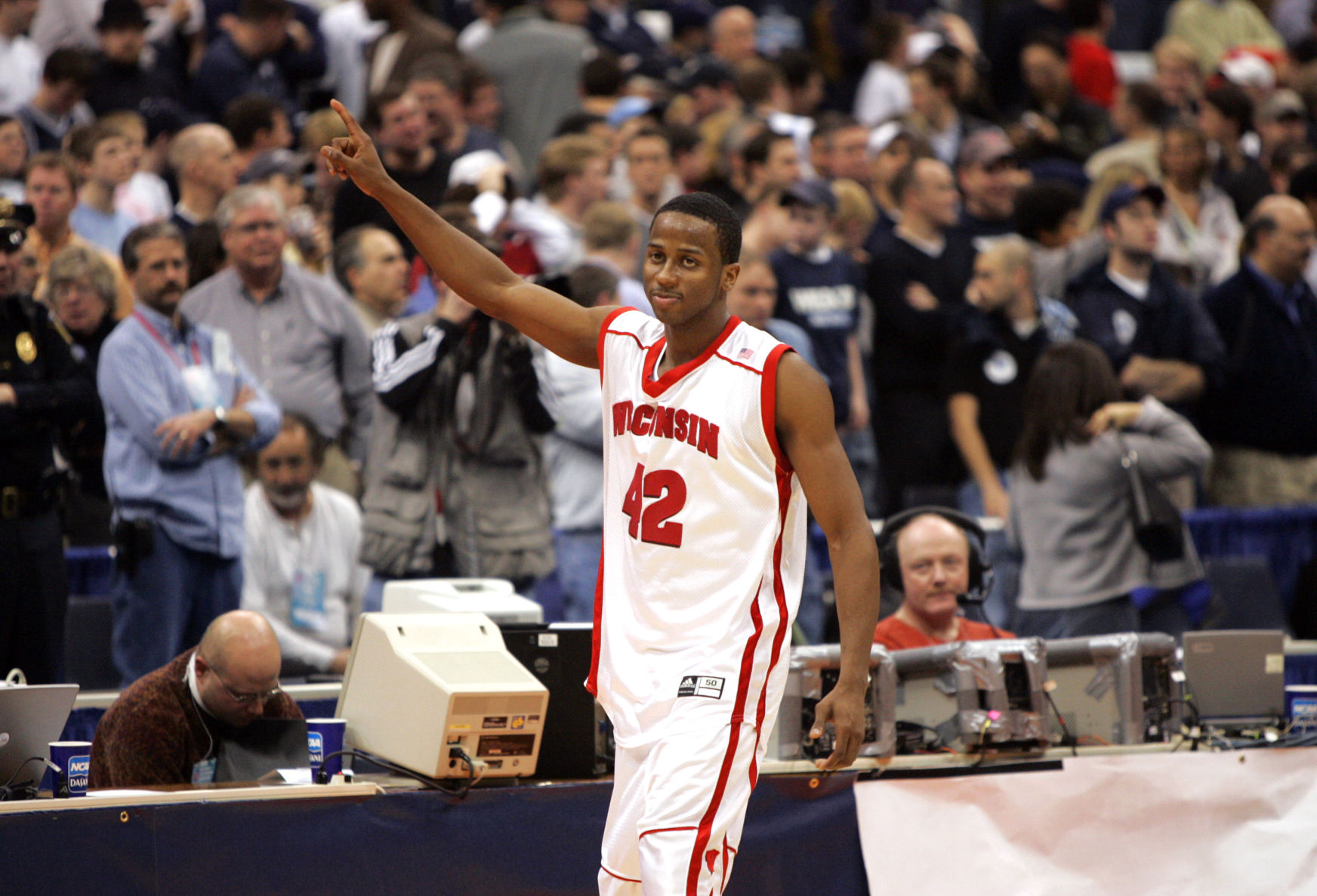 UW basketball Alando Tucker